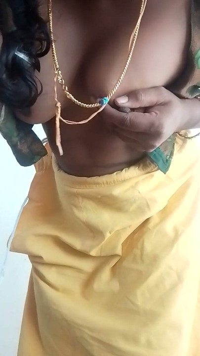 Tamil bazari aunty saree undressing | Clip 1