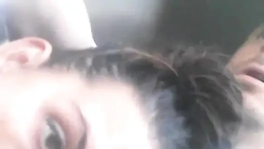 Blowjob di perjalanan