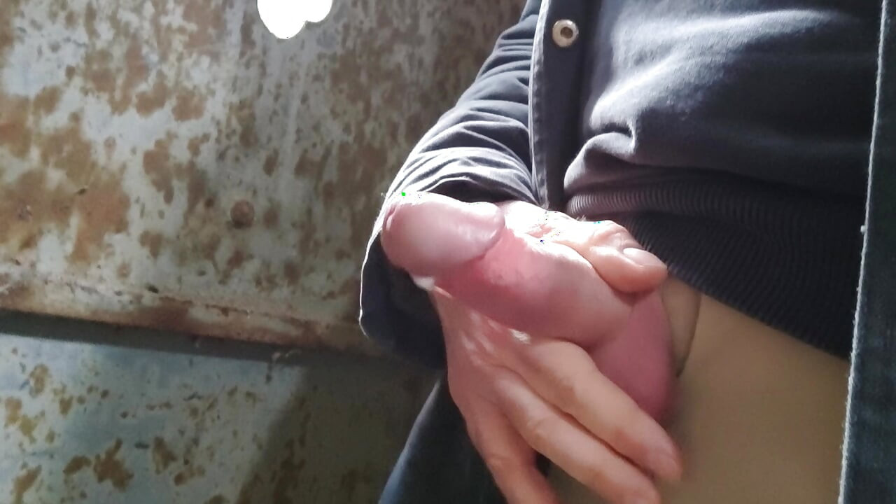 Small handjob with cumshot