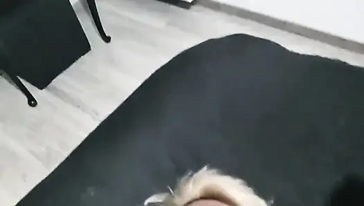 Persetan liar yang bagus di mana dia membuatku keras dengan gaya doggy