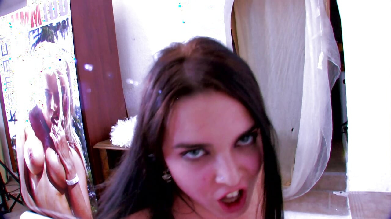 فتاة بزازها كبيرة تتناك من فحل وسيم