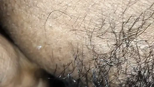 Hintli kadının götüne vurdu