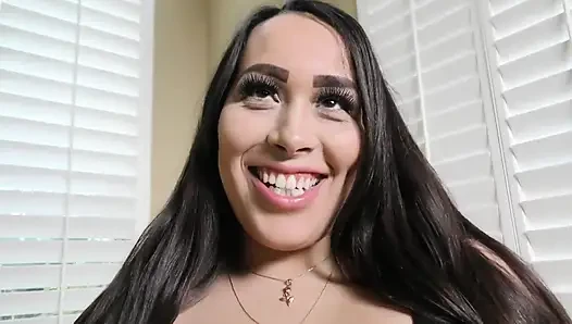 Alycia starr knallt ihren arsch bei ihrem stiefbruer raus, während seine massage xxx wird