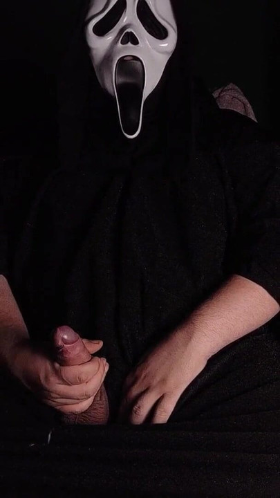 Can Ghostface Make You SCREAM? | Clip 2