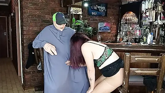 Неземная моя жена получает визит от 3-го рода каждую ночь