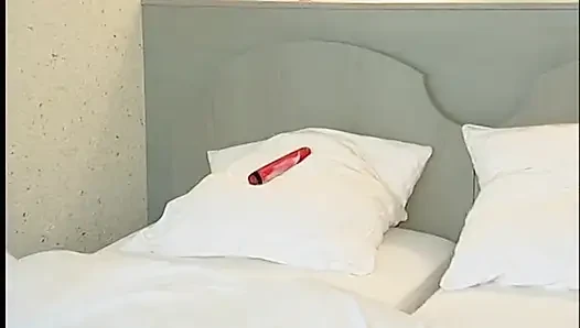 Thick mature masturbates in motel
