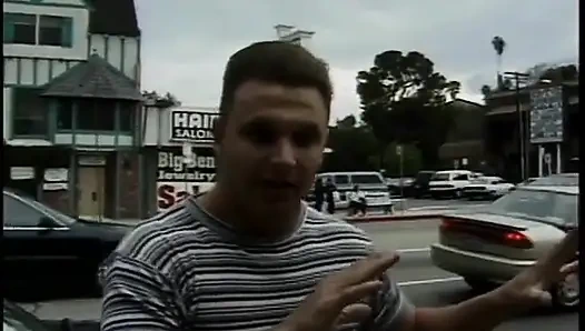 Seksi minyon kız büyük yarak emiyor