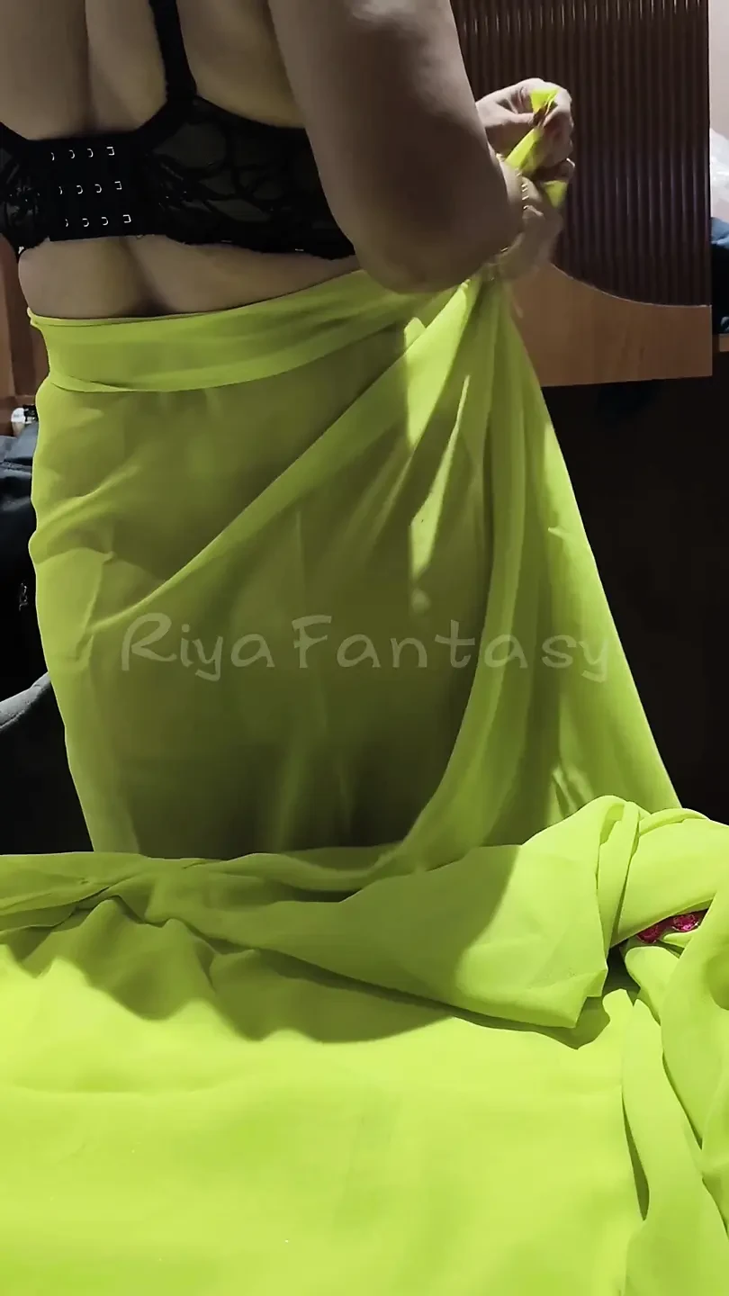 穿着纱丽服的 Riya #44 狂野的啪