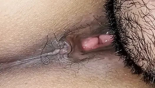 Kocam işteyken üvey babam beni sikiyor. Bölüm 1