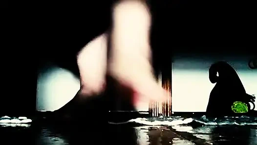 Domuz yatağımın altına saklandı şimdi oyunumu oynama zamanı geldi (ses yok)