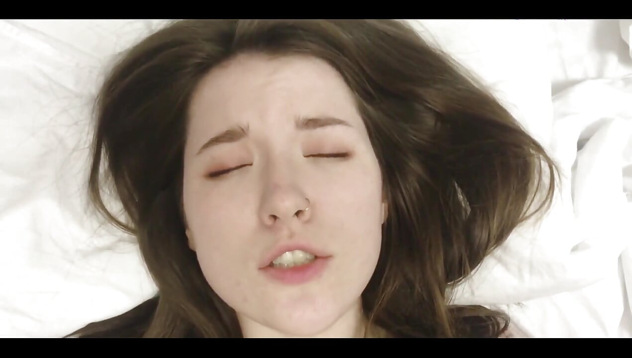 私の初めてのラフアナルフルビデオ