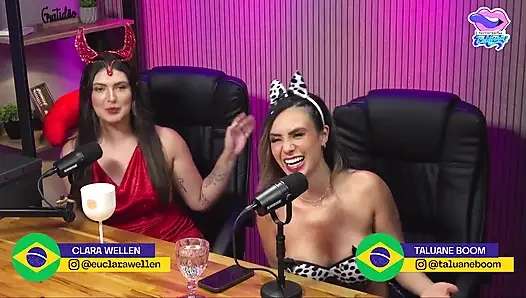 Cewek Semok Latina Bertato Lagi Asik Masturbasi Sambil Berjemur!