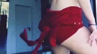 Twerking suka z Bukaresztu (2)