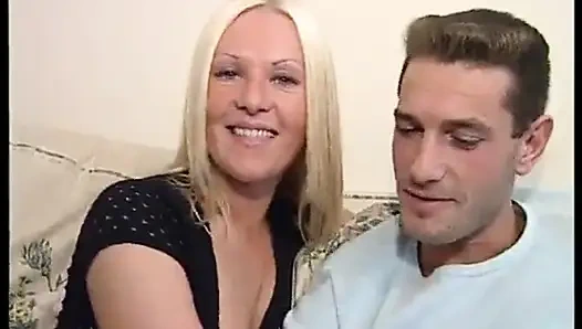 Die britische schlampe joanne pauly bekommt anal-hardcore