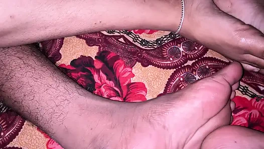 Üvey kız kardeşim ilk kez onu götten sikmemi istiyor.