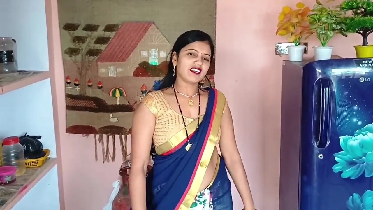 Dudh wale ne jawan Malkin ko akele me pakad ke choda