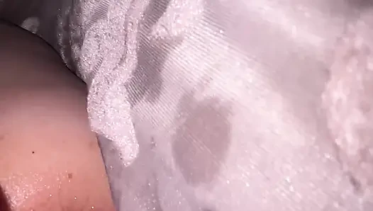 Parmaklar, ayak parmakları ve delikler