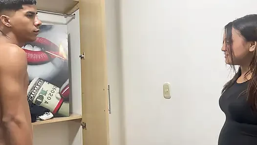 Aku dientot habis-habisan sama adik tiriku yang lagi sange berat