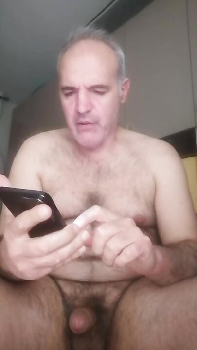 従順な奴隷のために長く力強い射精を!