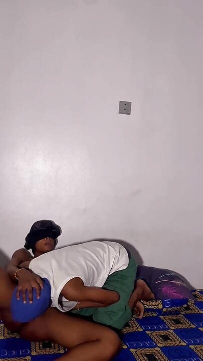 My Roommate Is Good on Bed