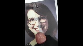 Cum tribute to nerdy chick with a huge mole on her nose
