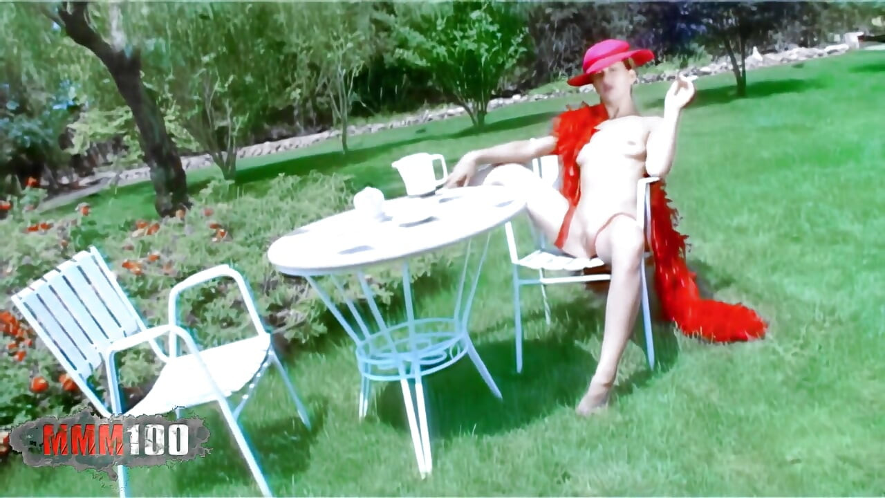 Axelle Mugler: French Pornstar Axelle Mugler Smoking and Teasing