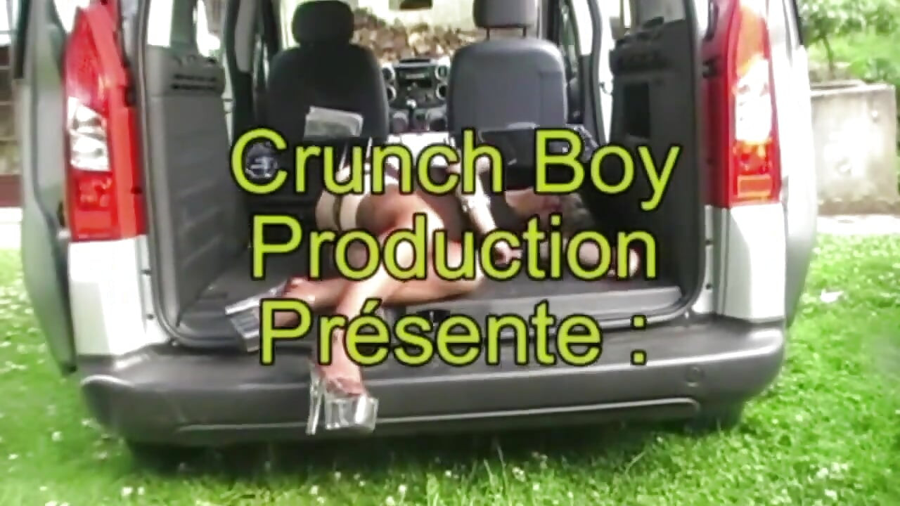 Bisexuel orgia in the car outdoor