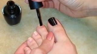 Malowanie paznokci u nóg xo