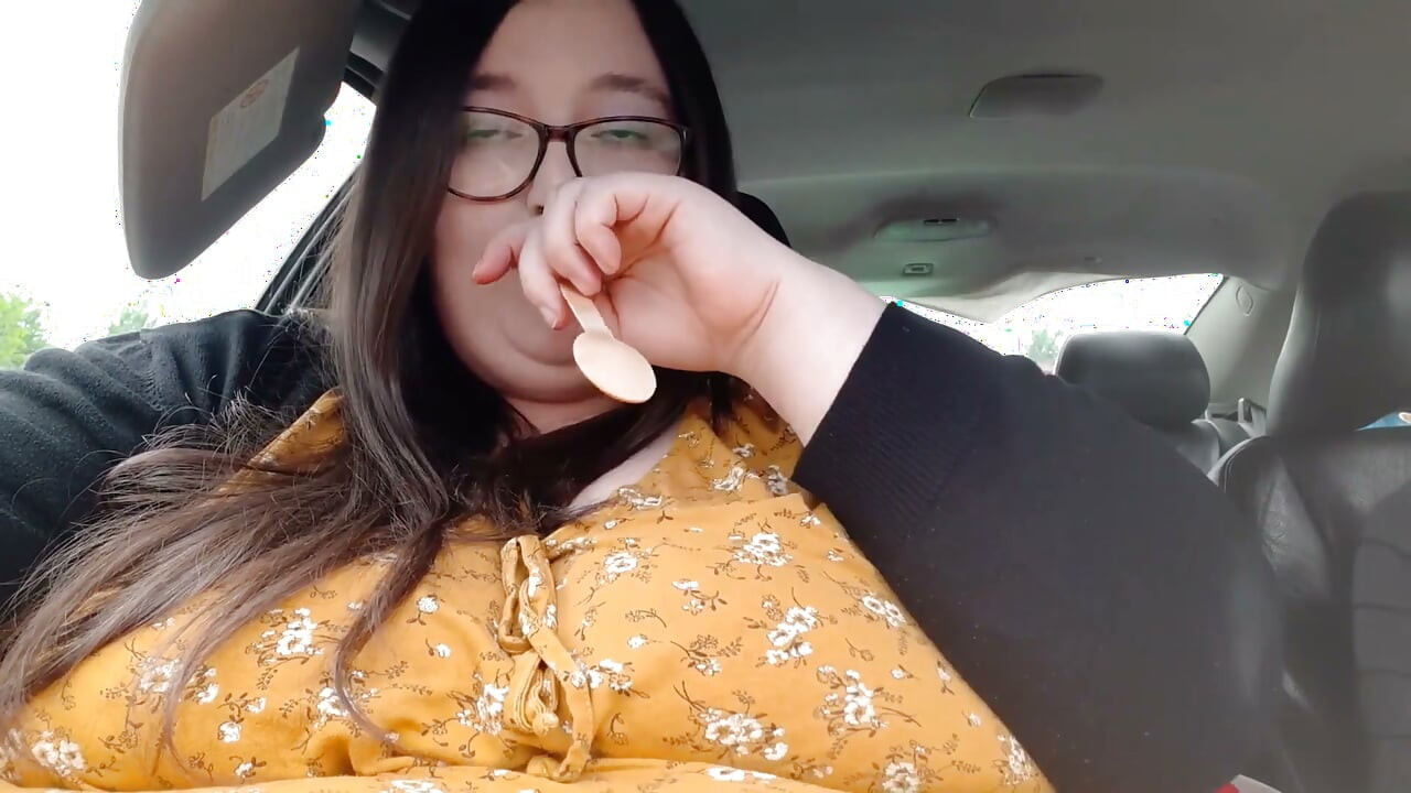 Ssbbw bbw KFC-s ujjnyalásban lubickol