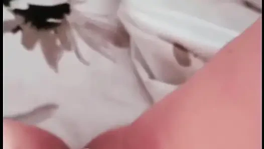 Masturbasi sendirian di rumah