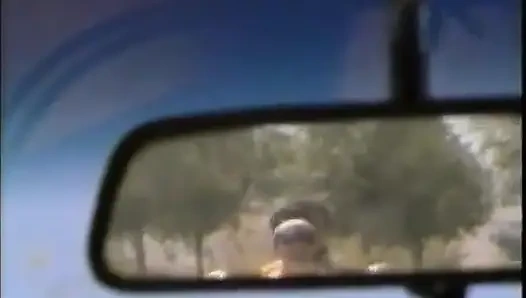 Cewek cantik jilat memek di bulan ini