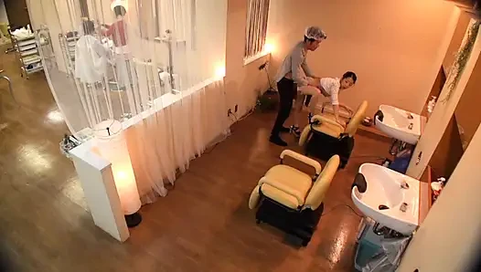 Too Many Glances, Too Much Tension - Inside the Salon Where Eyes Always Meet