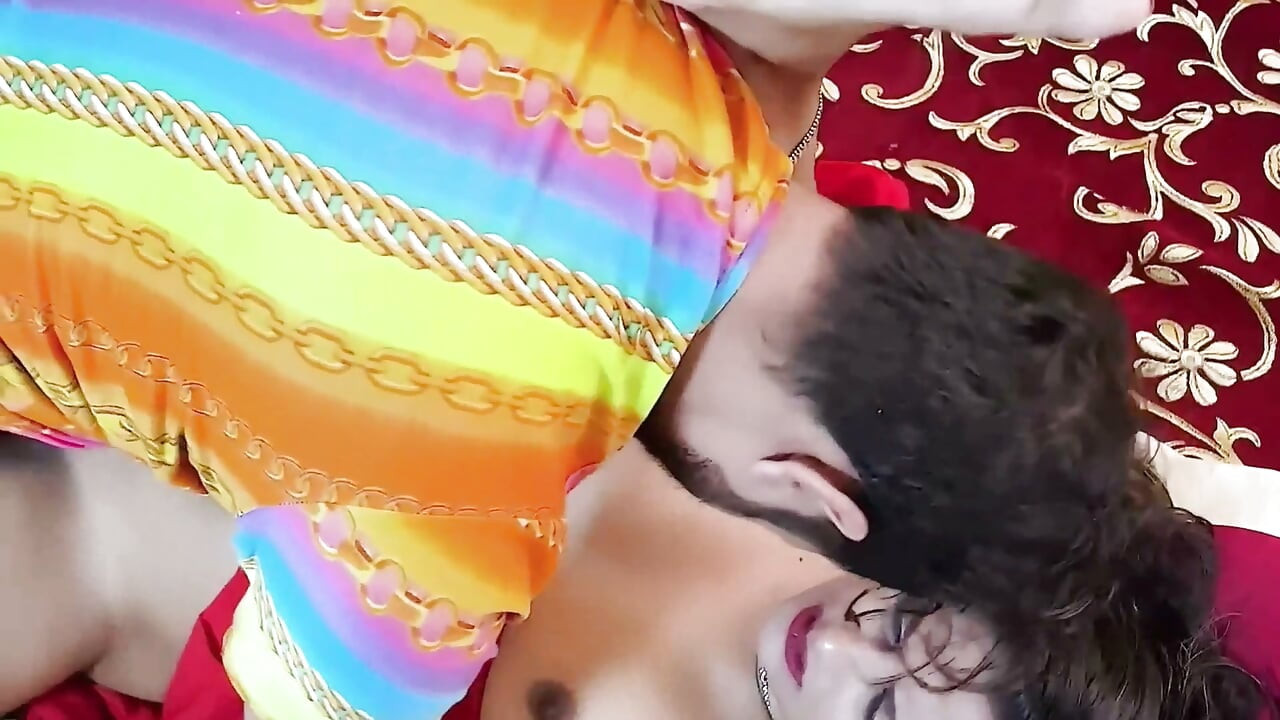 Aadhi Raat ko bhabhi se masaz ke bahane bula kar bhabhi ko pel diya