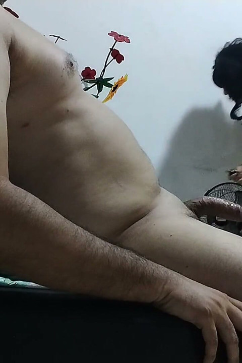 Komşum, büyük vajinalı olan evime gelip tüm penisimi dolduruyor