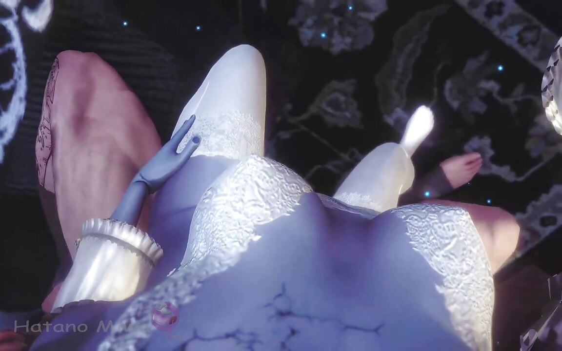 Intenzivna dvostruka penetracija sa sočnom latinom sa velikim dupetom je jebana jako i duboko