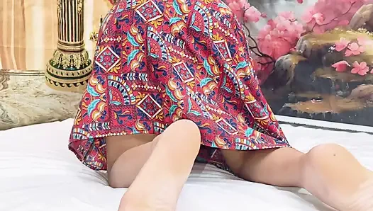 Сводная сестра застукала сводного брата