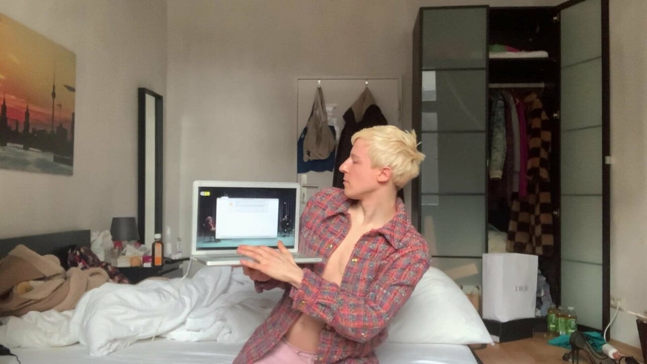 Twink je uvijek gladan sirovog kurca