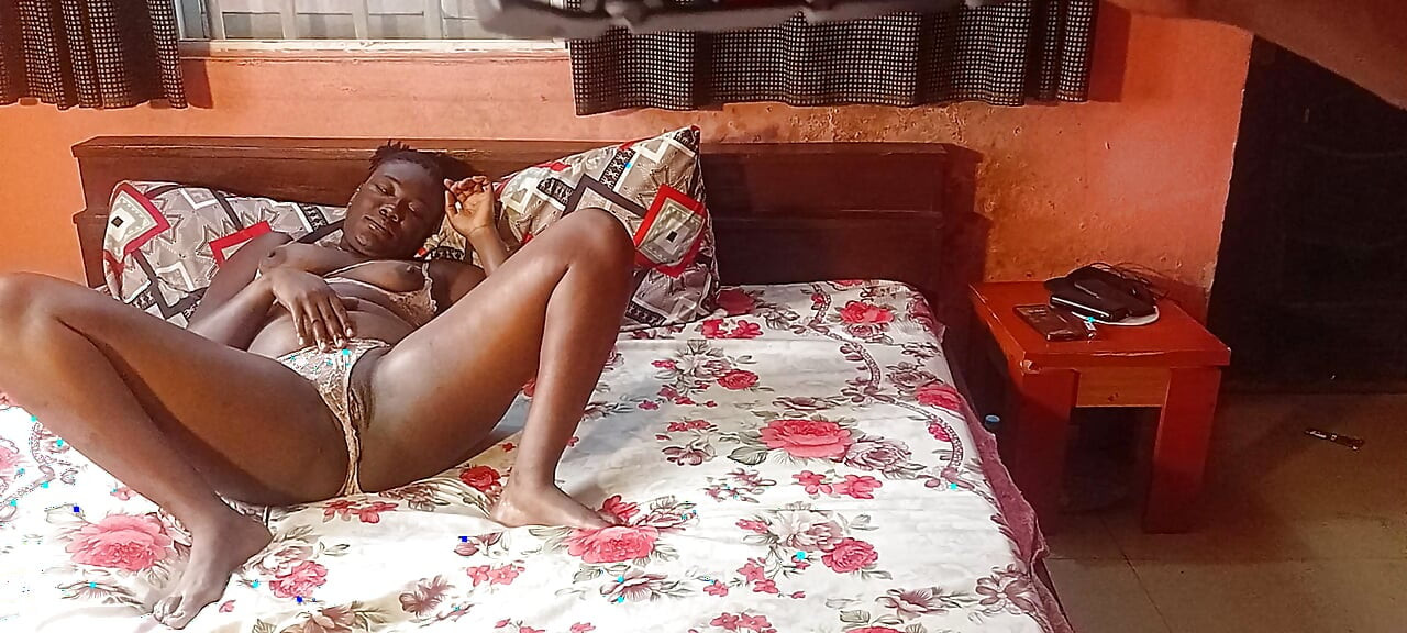 She Is Having the Taste of That Dick