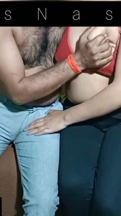 Milf Bhabi Welcome Her Boyfriend In Her Bed Room. | Clip 1