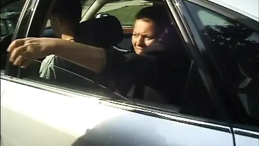 Memek berbulu cewek semok ini dientot habis-habisan sampai dicrot di mulut di belakang pub