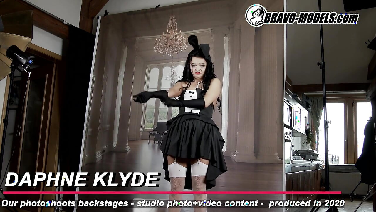 388-Backstage photoshoot Daphne Klyde - Adult