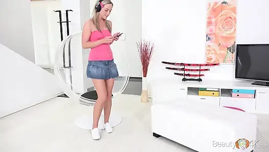 Cute Blonde Teen Laid