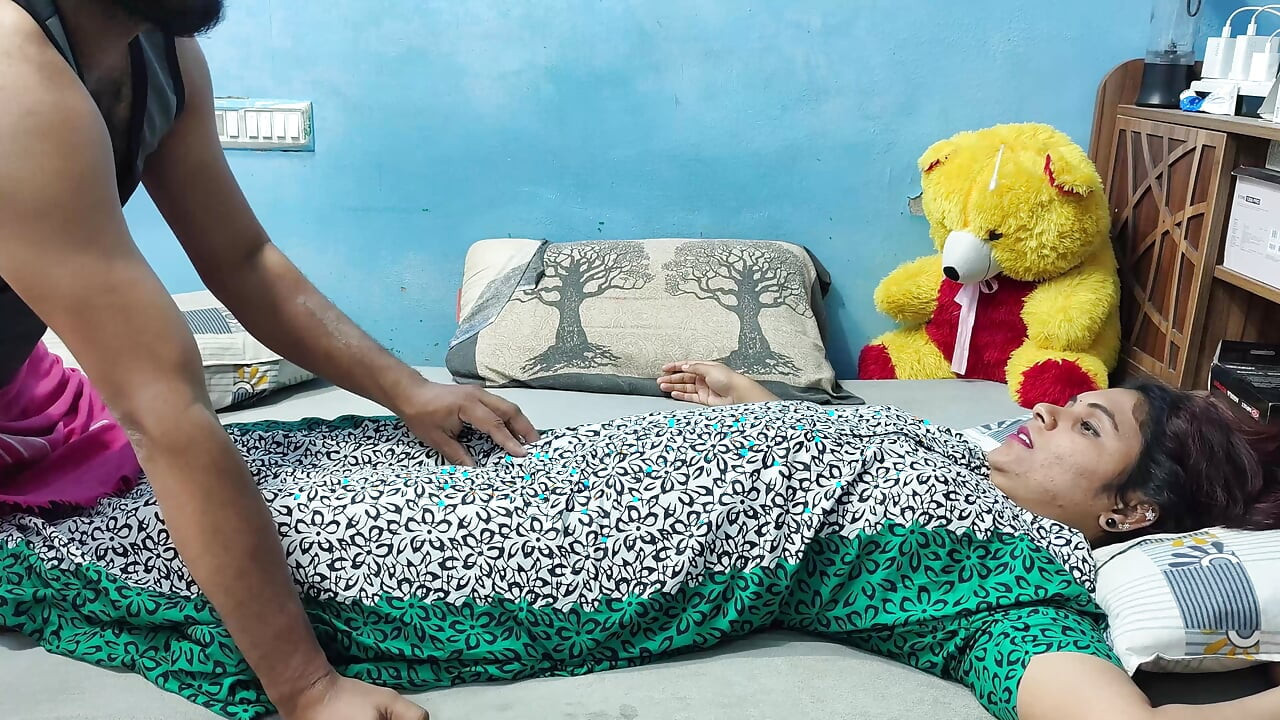 Mallu wife pussy rub and kissing with boobs press and kiss romance by husband
