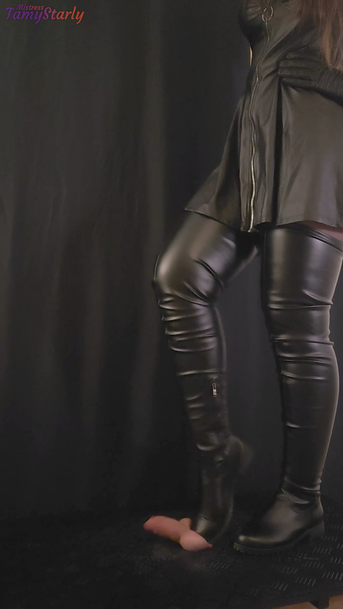 Piétinement lourd de ta bite dans des bottes en cuir haute à la cuisse - (version éditée) - Tamystarly - piétinement, écrasement, écrasement, bootjob, ballbusting, CBT, shoejob, chevauchage, stomp