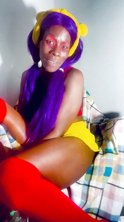 Winnie the Pooh menggali dalam pepek itu