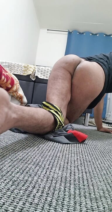 Teasing my smooth onion ass for you daddy get that ass baby