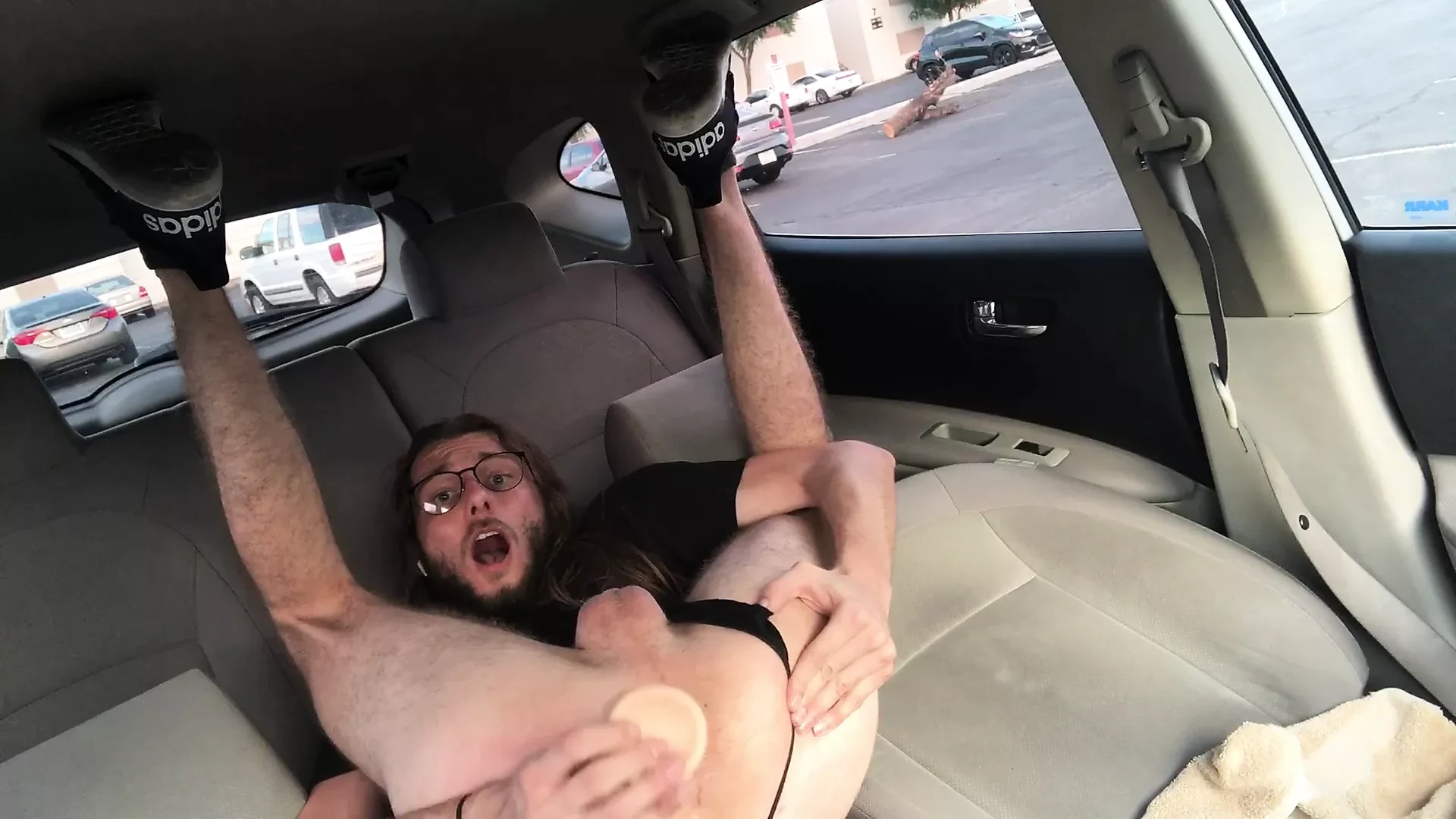 Femboy jordan scott public dildo fode no carro