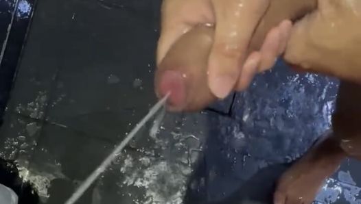 Orgazm pod prysznicem