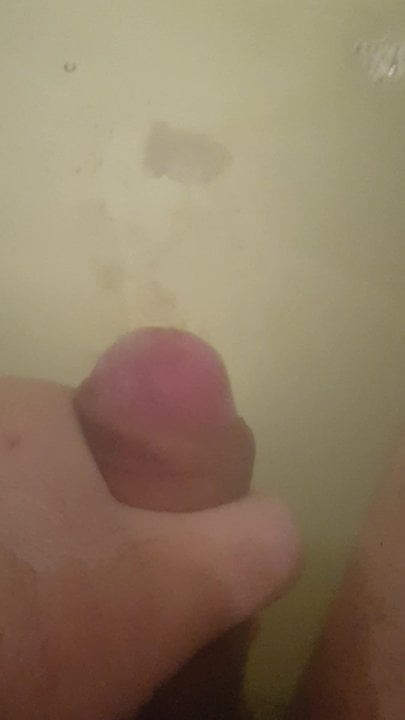 Cumming in bath