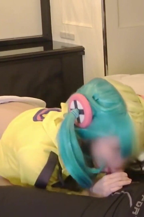 E-cup Model in Cosplay Took Things Further Than Anyone Expected 1st